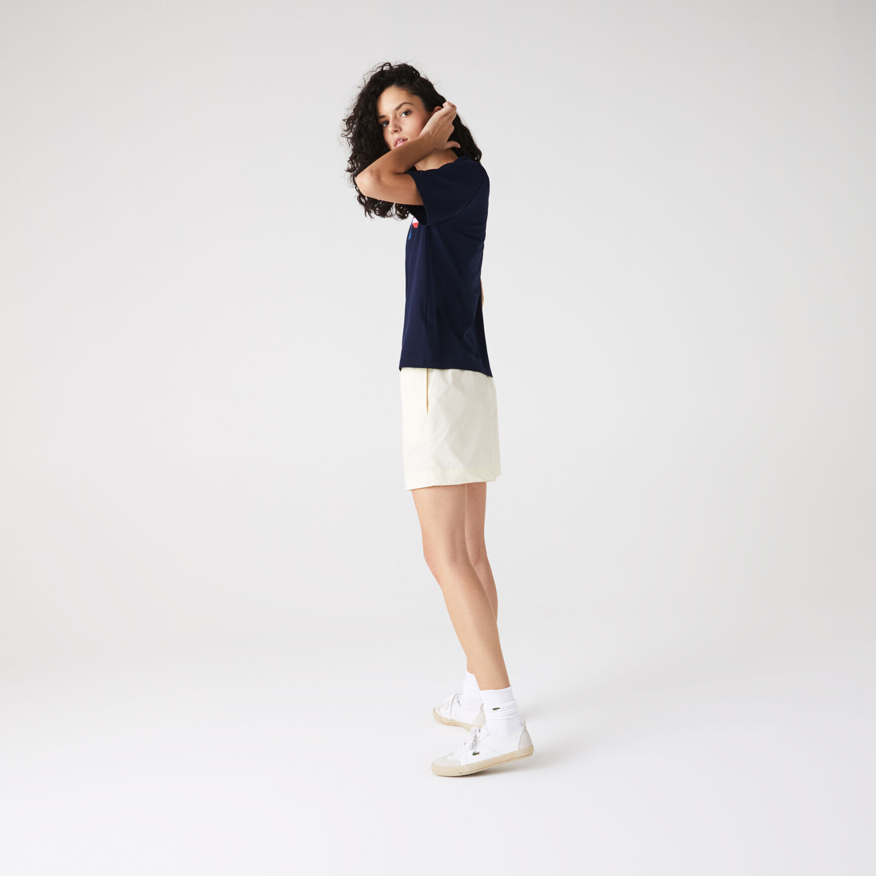 تي شيرت من القطن الناعم بفتحة رقبة مستديرة مع علامة Lacoste المطبوعة للنساء تي شيرت من القطن الناعم بفتحة رقبة مستديرة مع علامة Lacoste المطبوعة للنساء