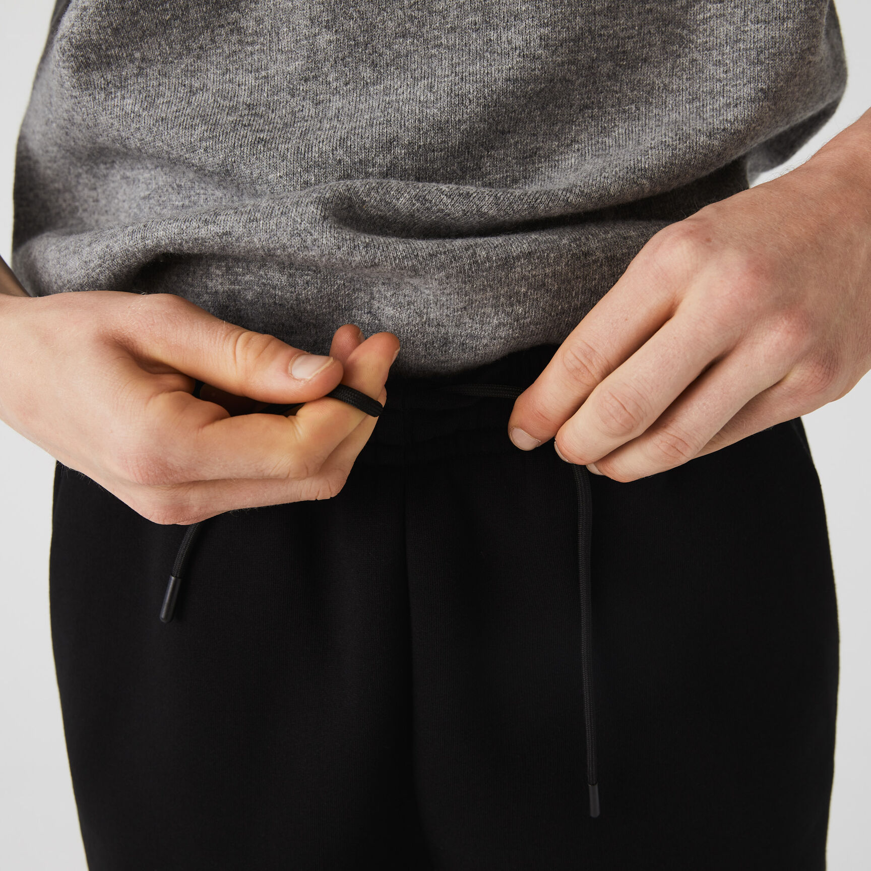 بنطال رياضي لاكوست بأشرطة مطبوعة بشعار الماركة للرجال بنطال رياضي لاكوست بأشرطة مطبوعة بشعار الماركة للرجال