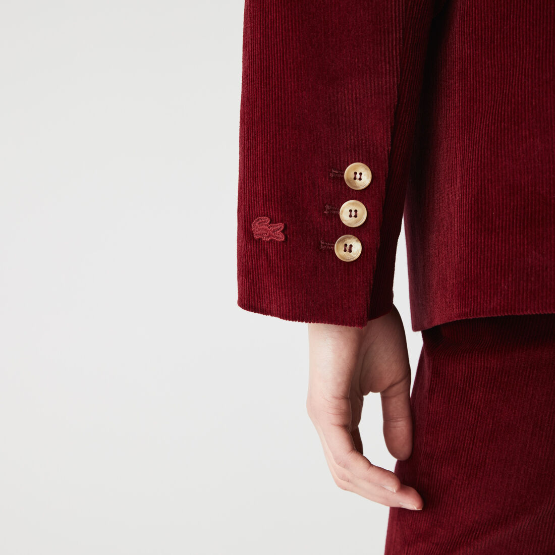 سترة صوفية مزدوجة الصدر نسائية سترة صوفية مزدوجة الصدر نسائية