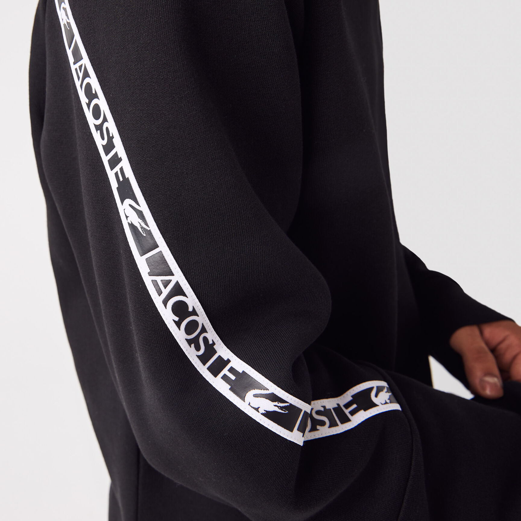 سويت شيرت لاكوست بقصة كلاسيكية وشعار الماركة للرجال سويت شيرت لاكوست بقصة كلاسيكية وشعار الماركة للرجال