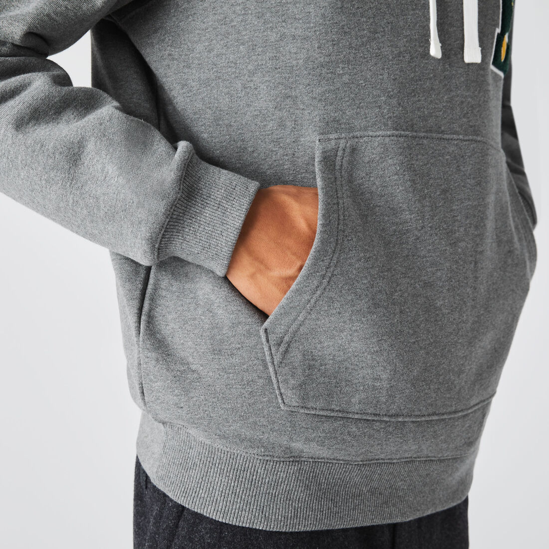 كنزة صوفية قطنية للرجال بغطاء رأس بشعار Pennants L كنزة صوفية قطنية للرجال بغطاء رأس بشعار Pennants L