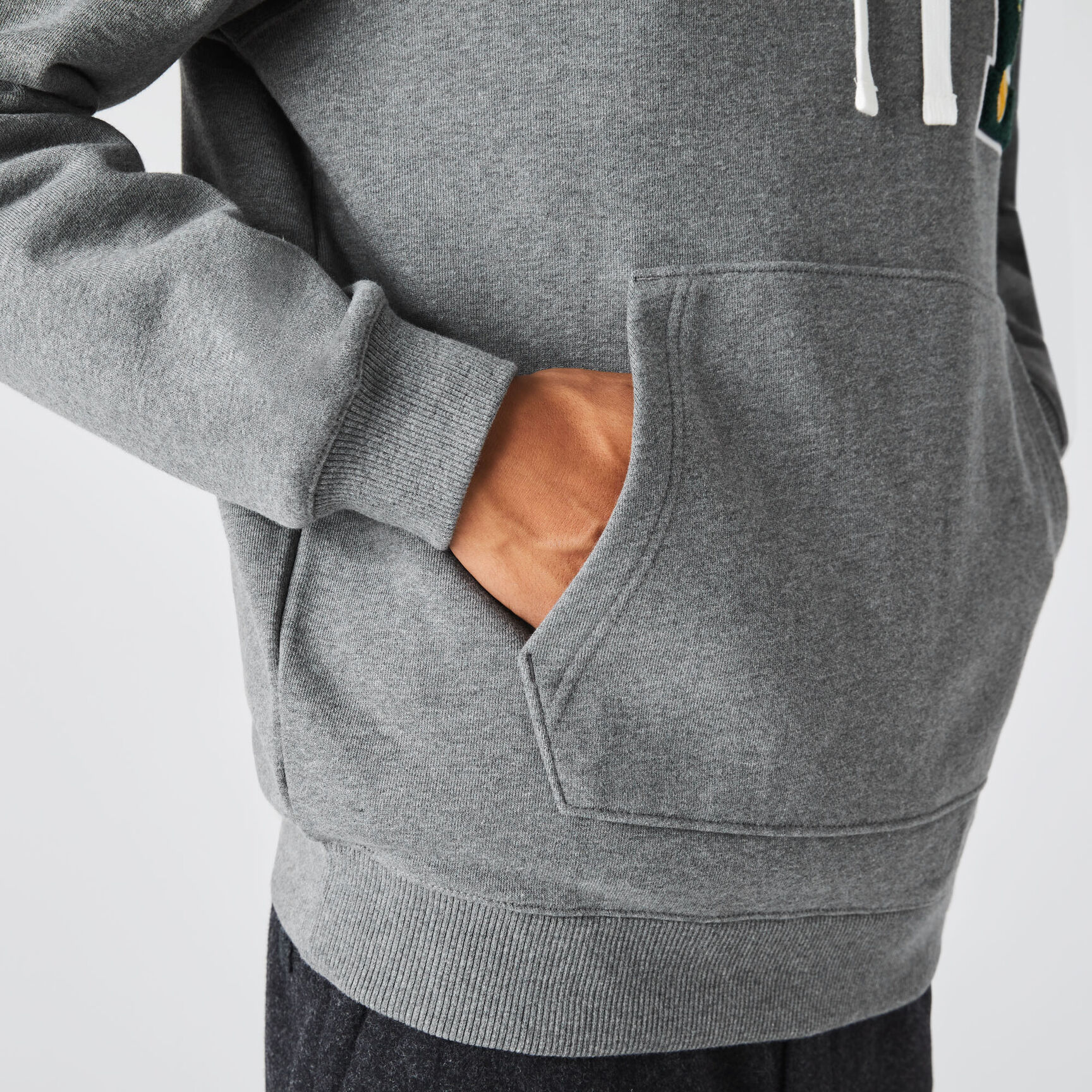 كنزة صوفية قطنية للرجال بغطاء رأس بشعار Pennants L كنزة صوفية قطنية للرجال بغطاء رأس بشعار Pennants L