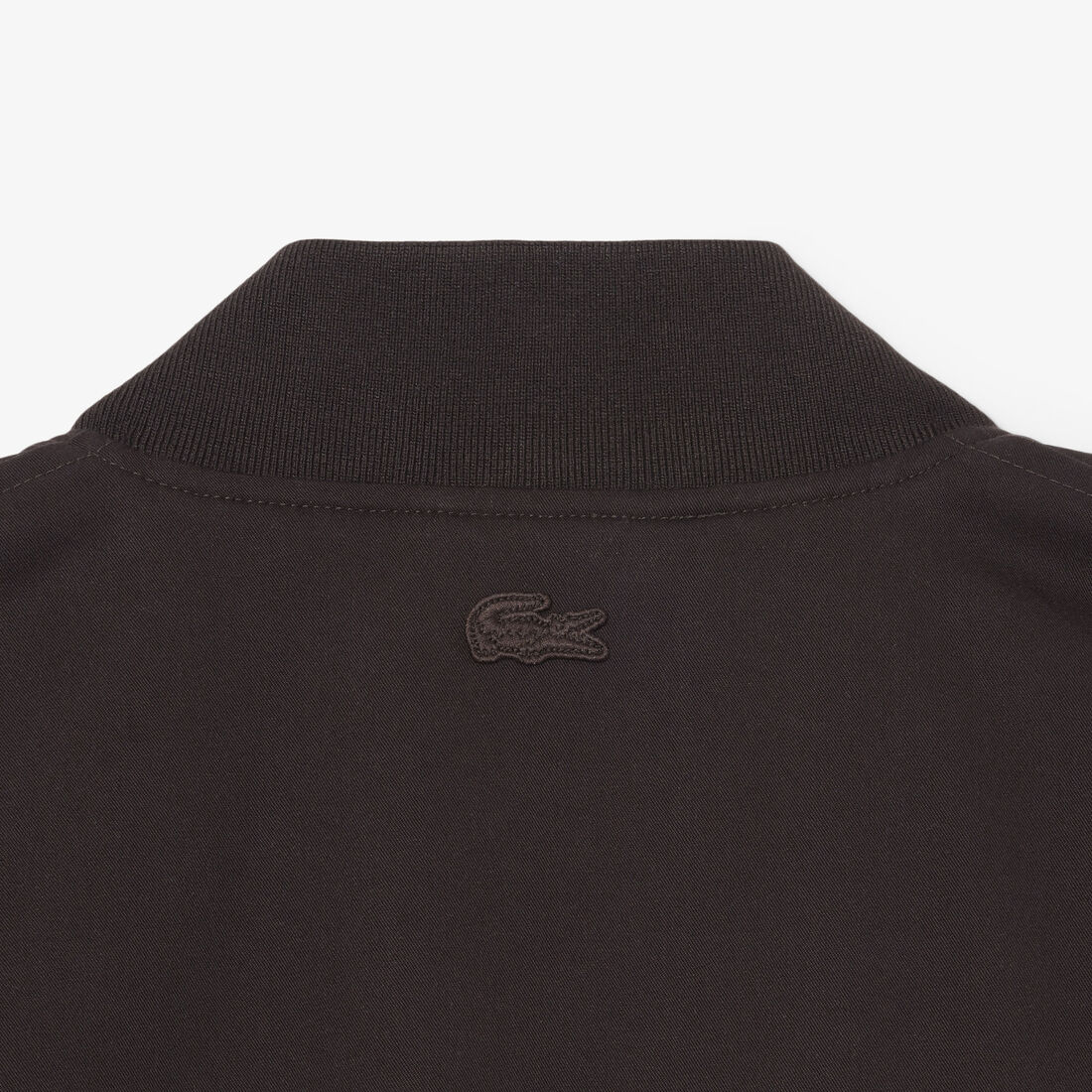 جاكيت بومبر مقاوم للماء بشعار كلاسيكي جاكيت بومبر مقاوم للماء بشعار كلاسيكي