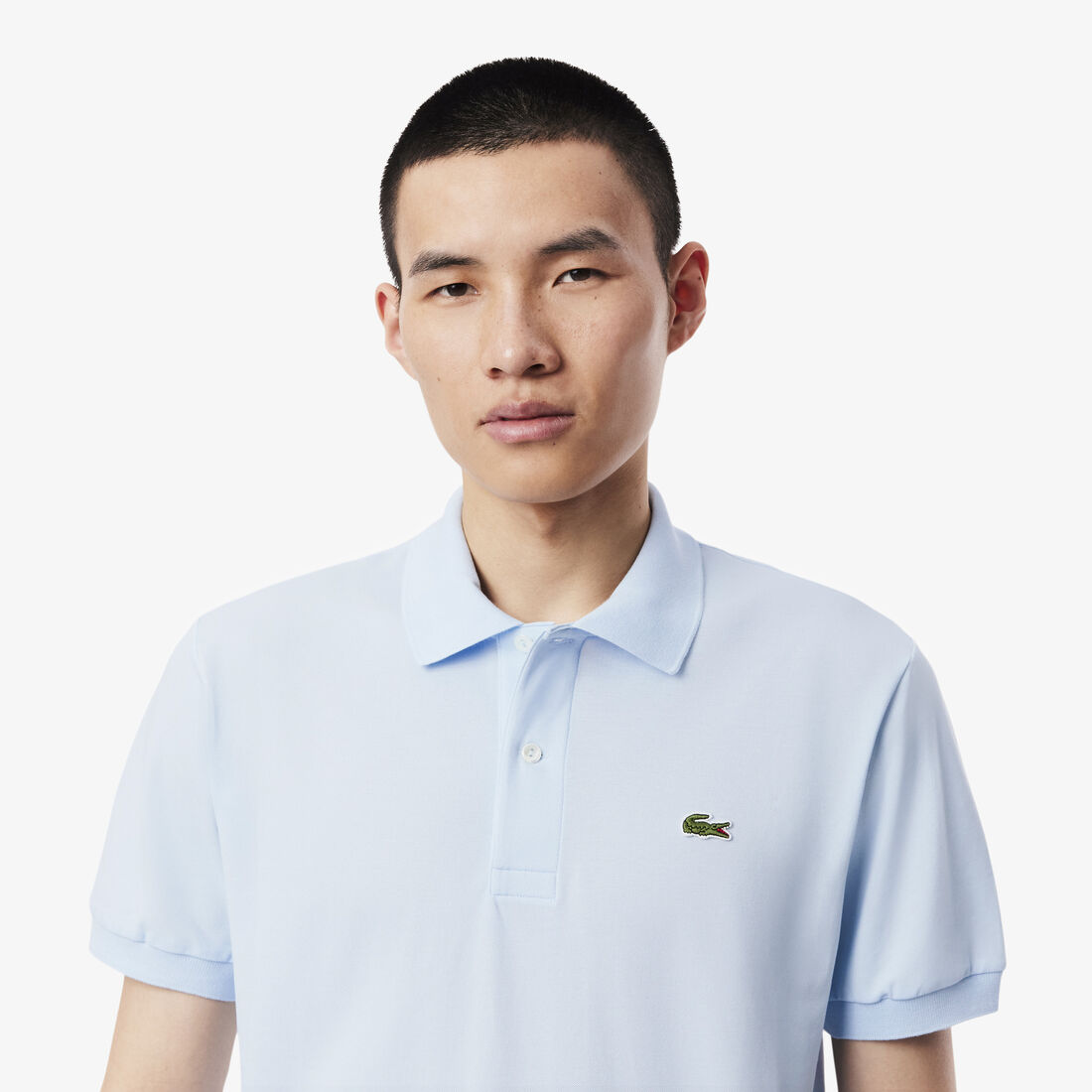 قميص بولو بيكيه خفيف بقصة كلاسيكية L.12.12 قميص بولو بيكيه خفيف بقصة كلاسيكية L.12.12