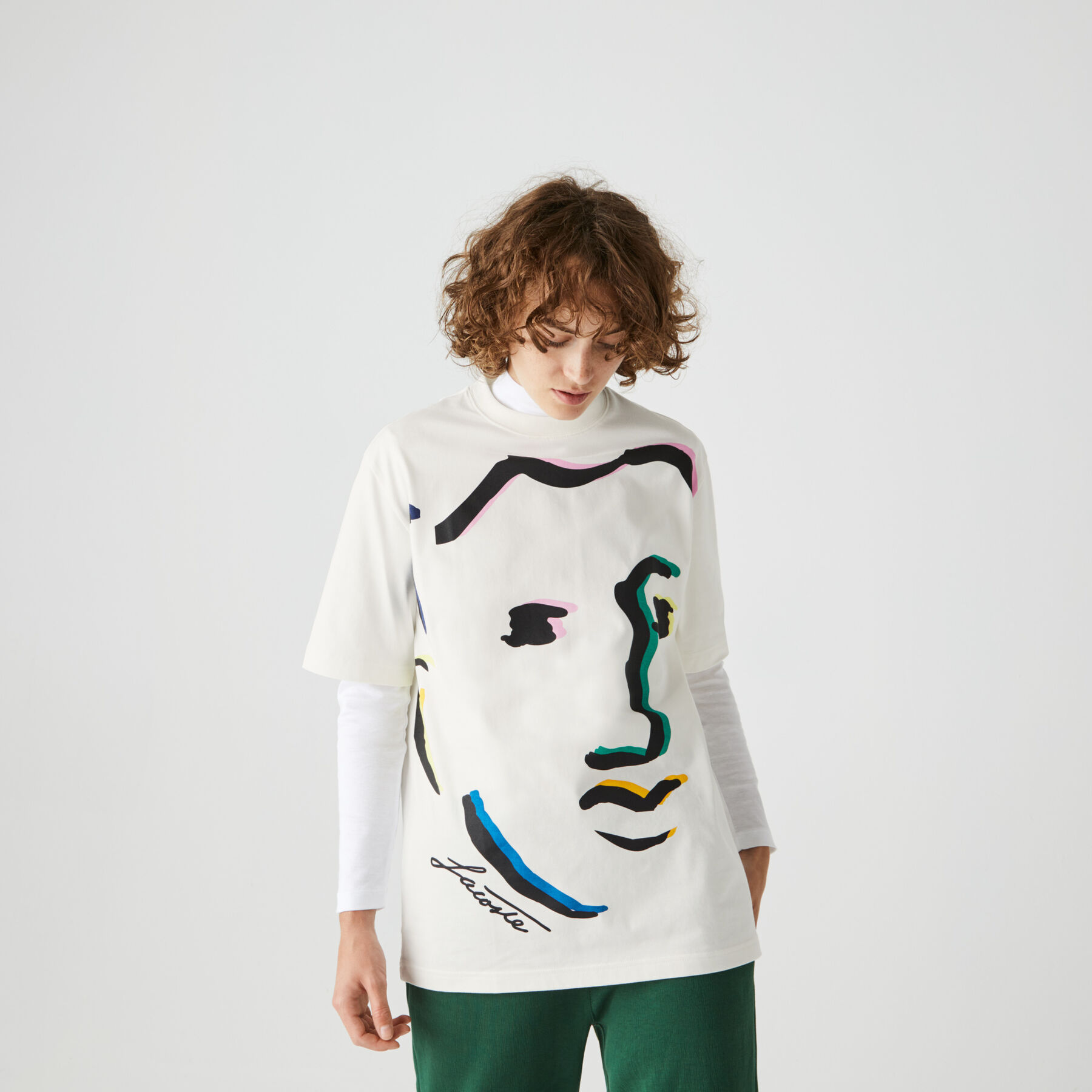 لاكوست تي شيرت قطن مع طبعة وجه مميزة من مجموعة lacoste live للجنسين