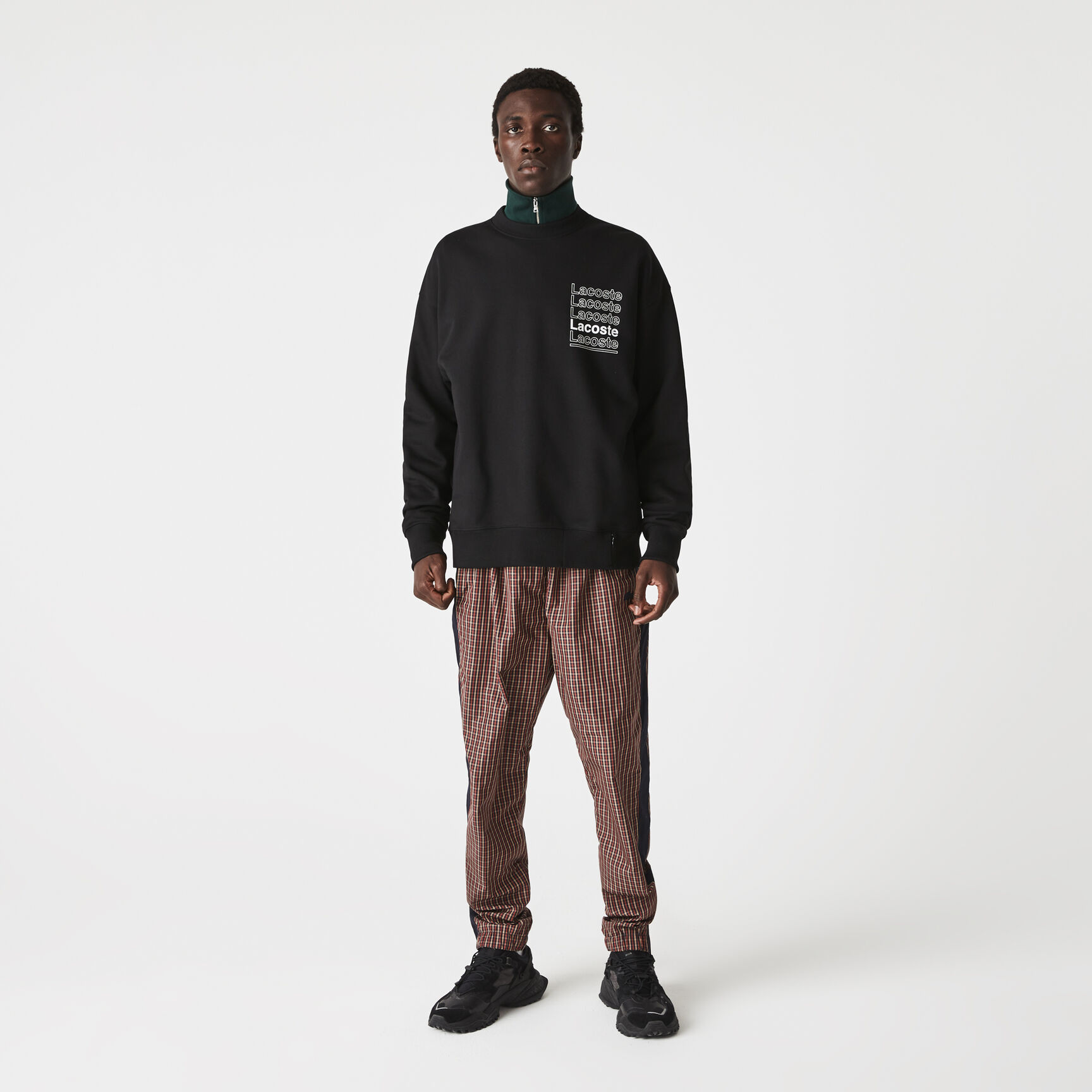 كنزة رجالي فضفاضة بقصة ضيقة وطبعة مع فتحة رقبة مستديرة من الصوف من مجموعة Lacoste L!VE كنزة رجالي فضفاضة بقصة ضيقة وطبعة مع فتحة رقبة مستديرة من الصوف من مجموعة Lacoste L!VE