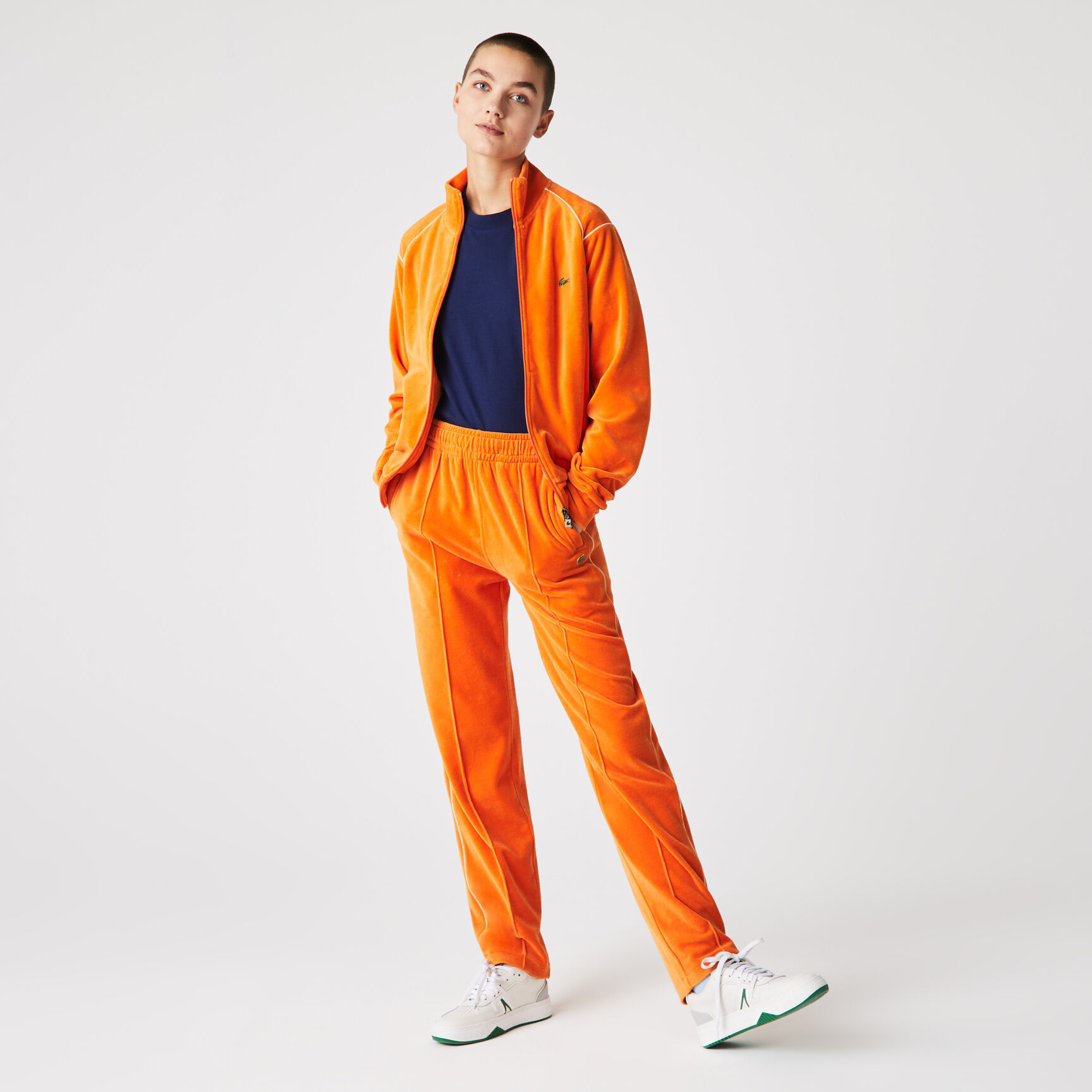 سويت شيرت من المخمل بسحاب للجنسين من مجموعة Lacoste L!VE