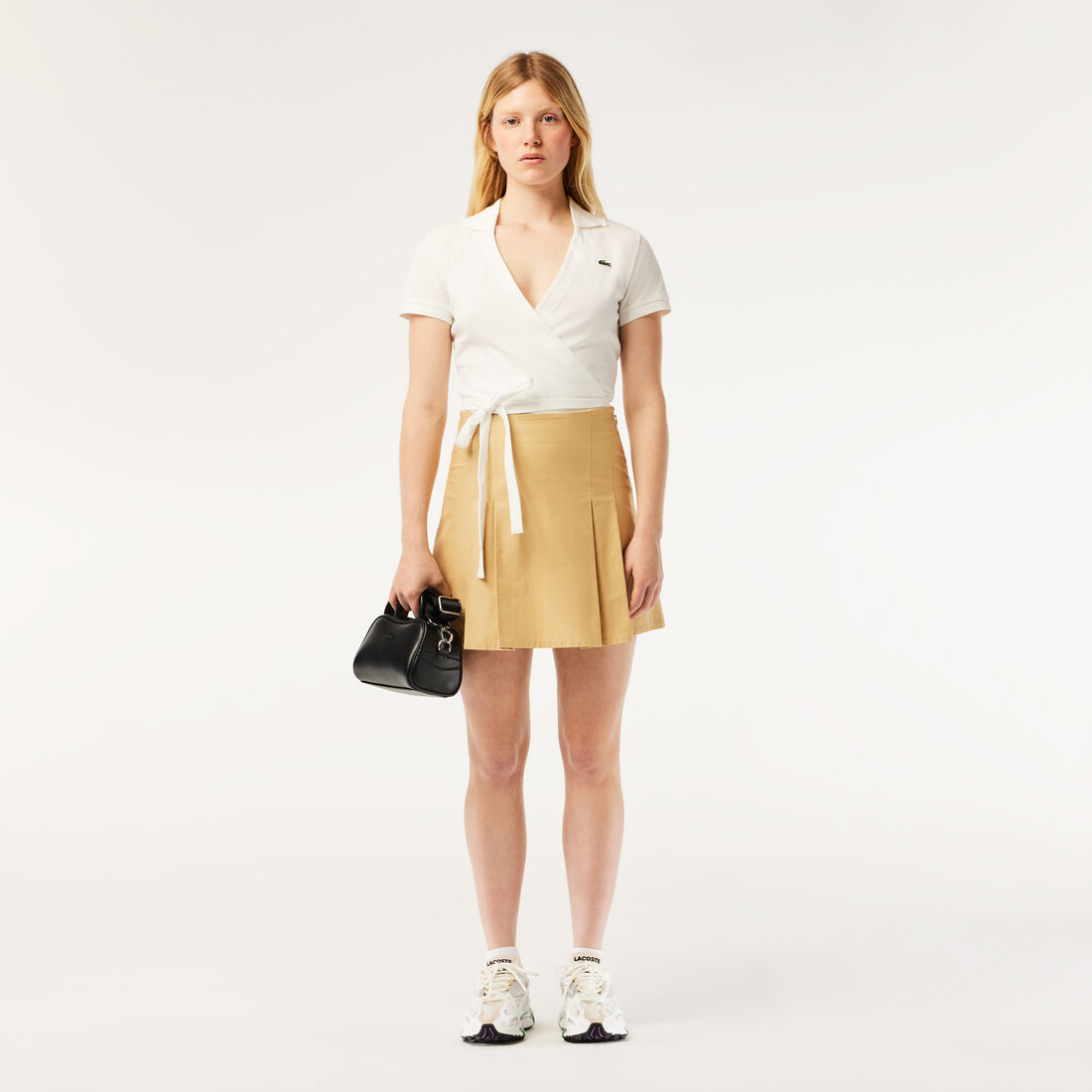 محفظة لورا جلدية صغيرة محفظة لورا جلدية صغيرة