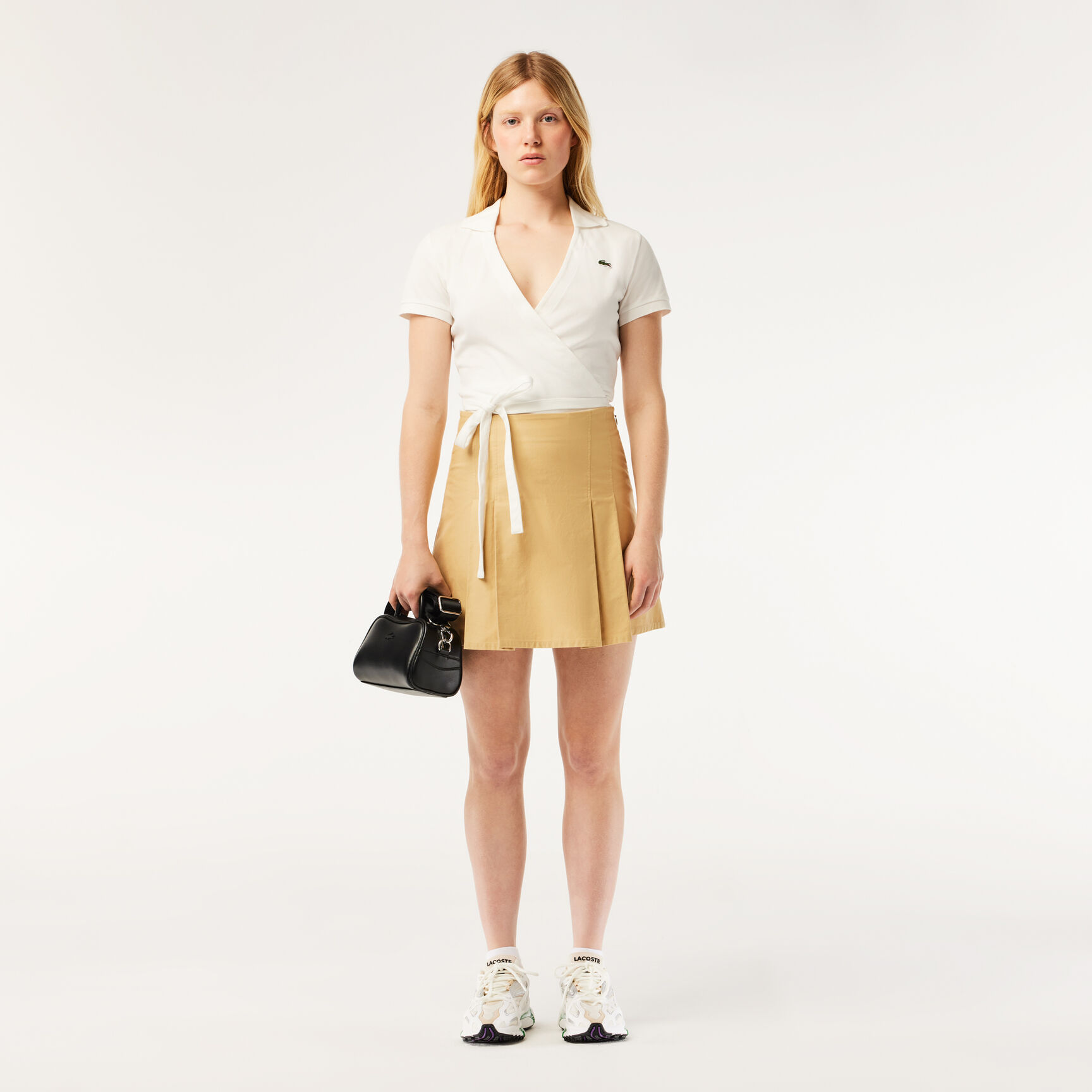 محفظة لورا جلدية صغيرة محفظة لورا جلدية صغيرة