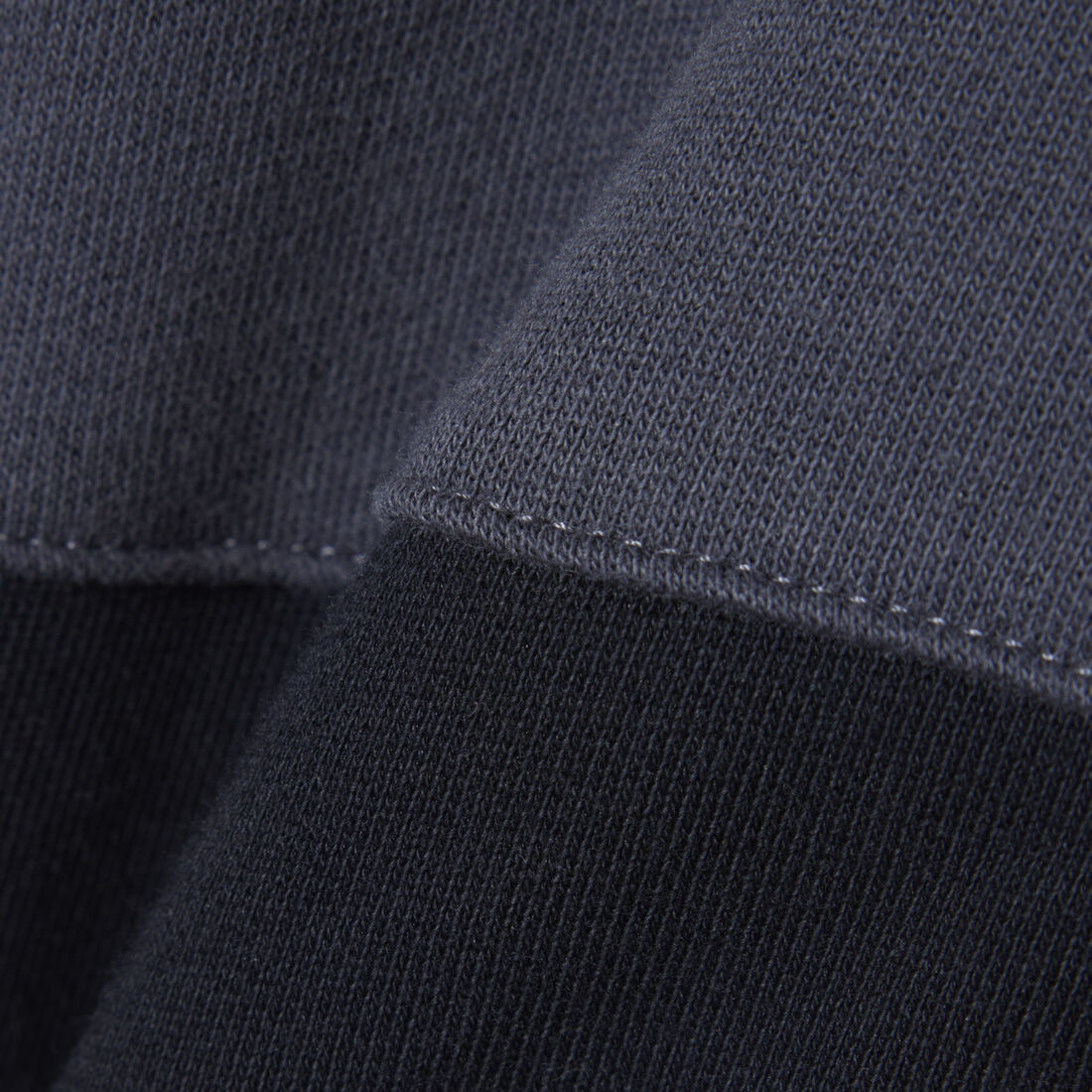 هودي بسحاب بألوان متداخلة هودي بسحاب بألوان متداخلة