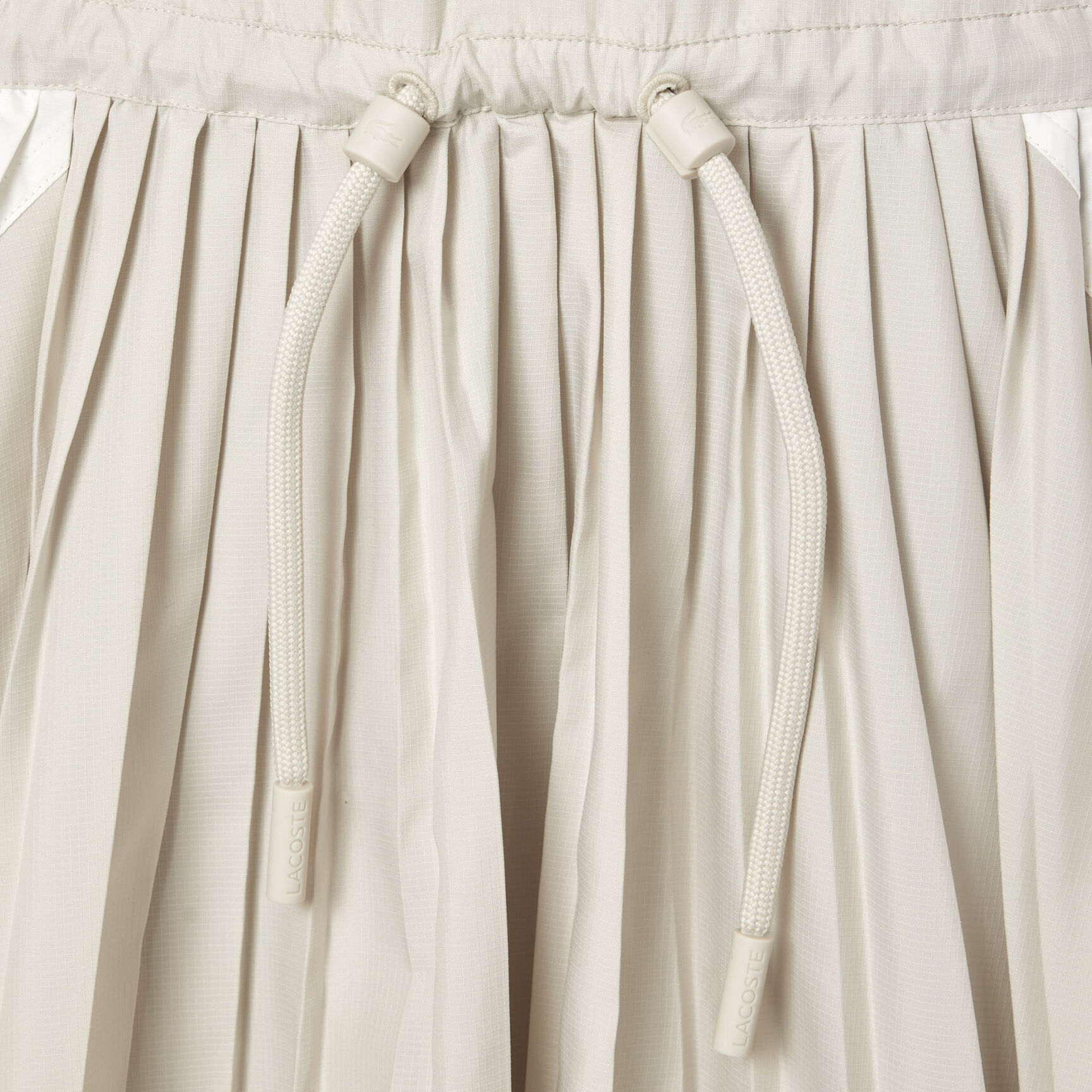 فستان ملون بأكمام طويلة