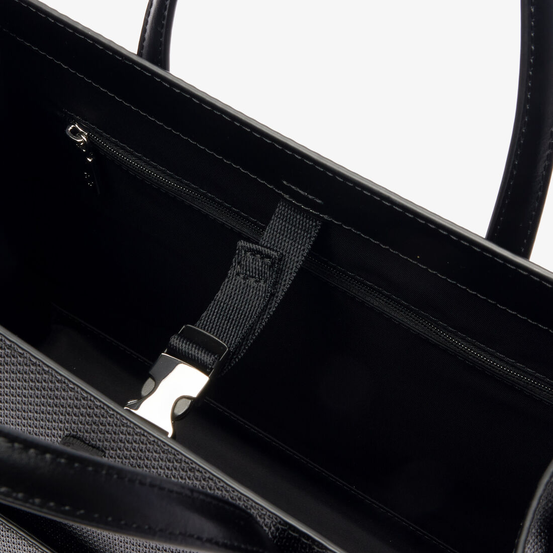 حقيبة شانتاكو الجلدية الصغيرة حقيبة شانتاكو الجلدية الصغيرة