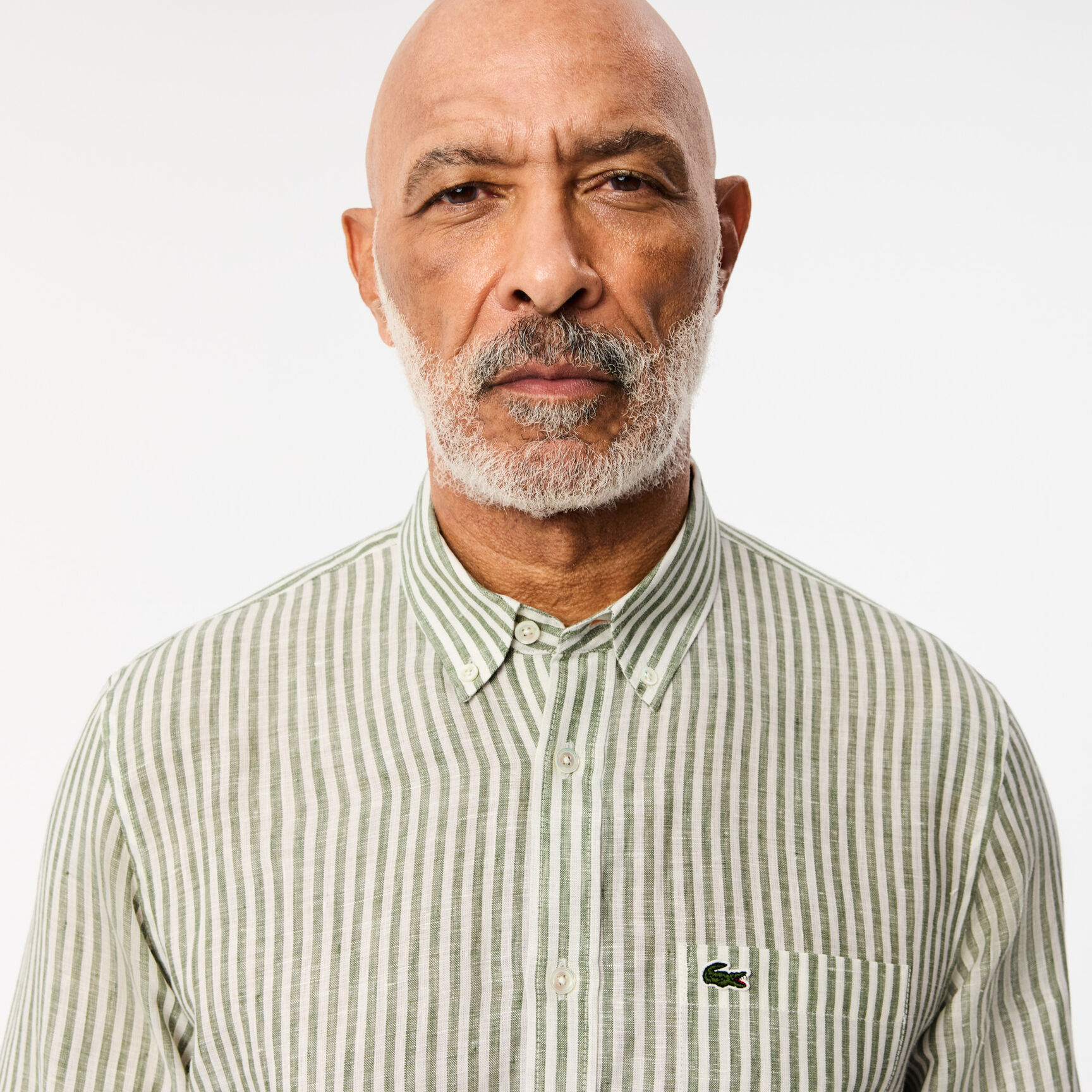 قميص كتان مخطط بقصّة عادية قميص كتان مخطط بقصّة عادية