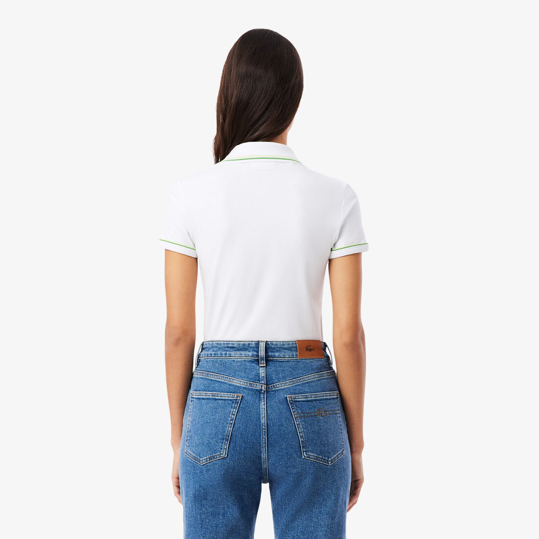 تيشيرت بولو L.12.D بقصة ضيقة وتفاصيل أنيقة تيشيرت بولو L.12.D بقصة ضيقة وتفاصيل أنيقة