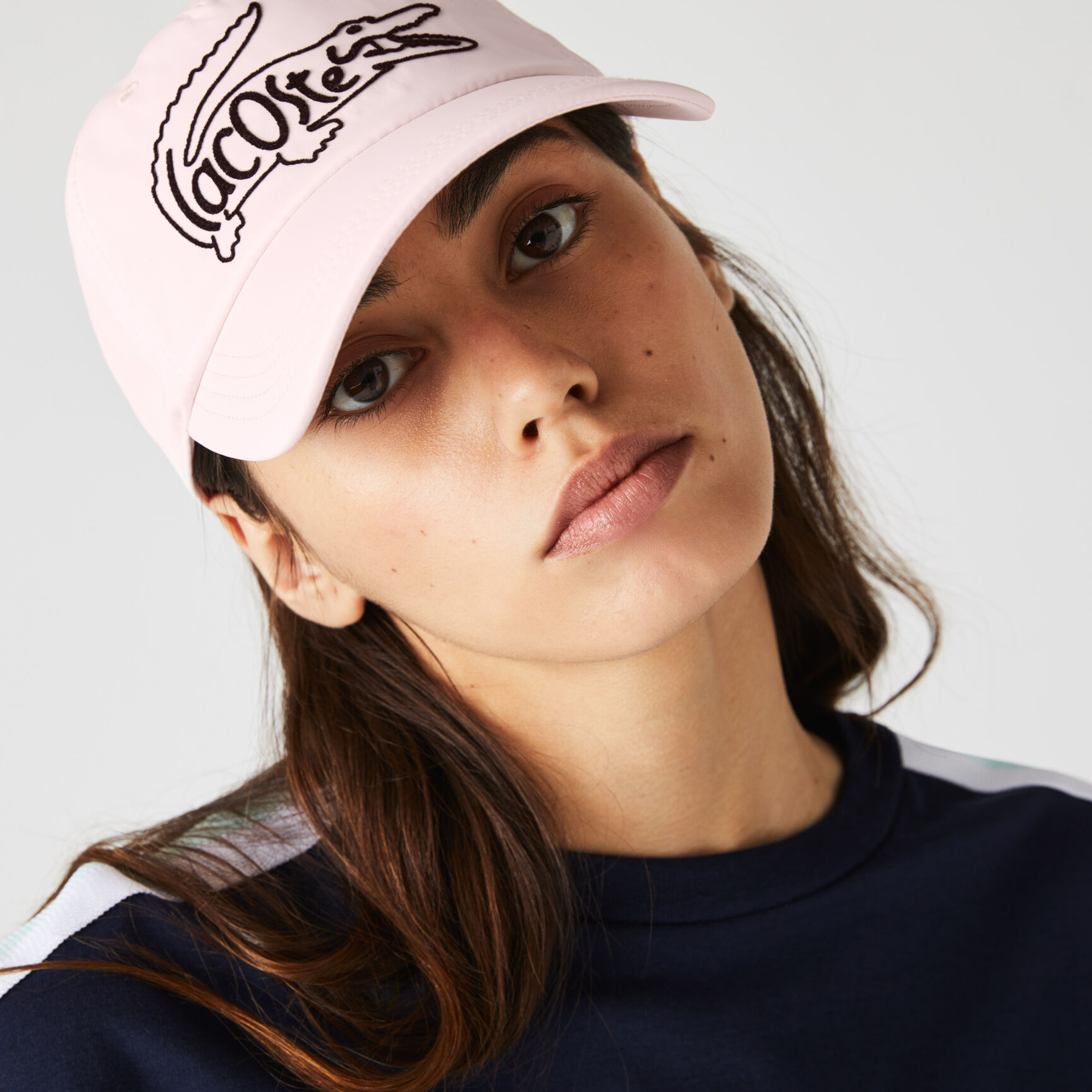 كاب نايلون خفيف للنساء مع طباعة التمساح بالحجم الكبير كاب نايلون خفيف للنساء مع طباعة التمساح بالحجم الكبير