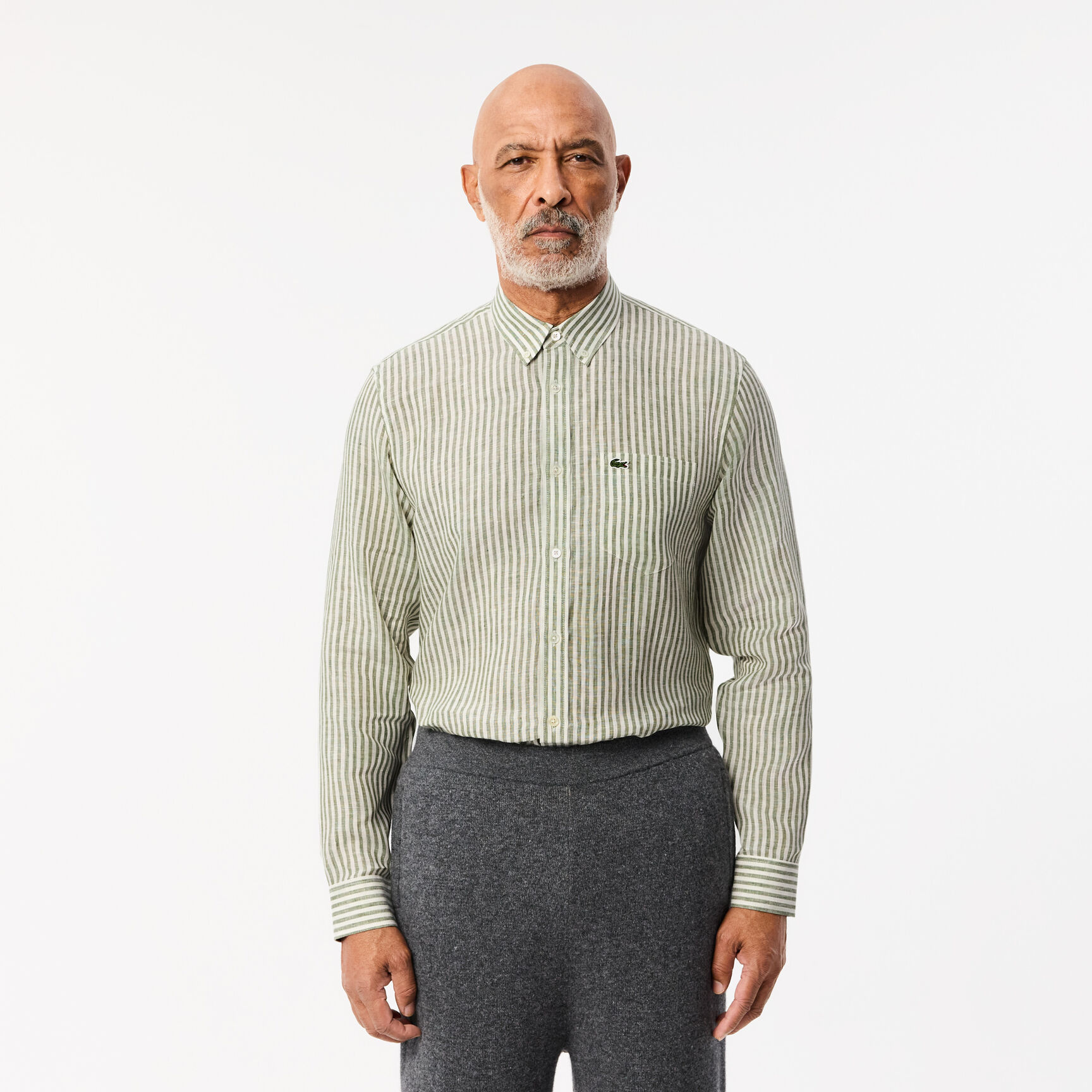 قميص كتان مخطط بقصّة عادية قميص كتان مخطط بقصّة عادية