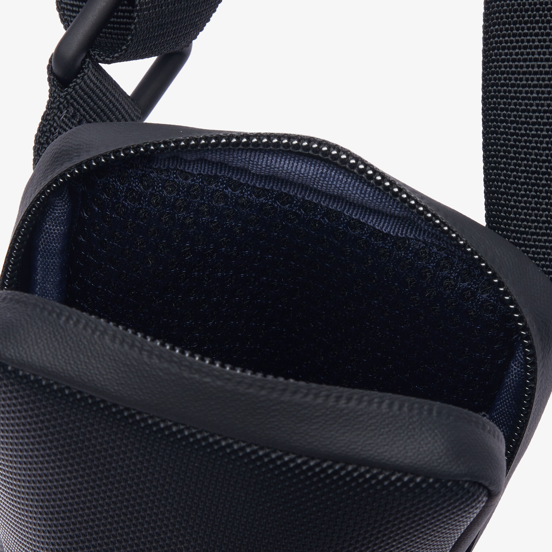 lacoste lcst smartphone holder with pocket