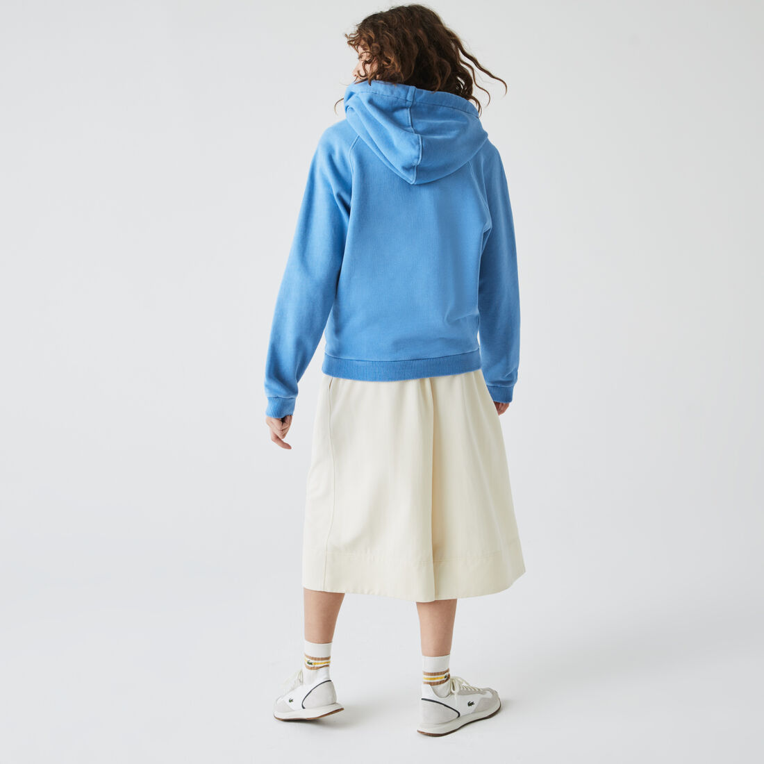 سويت شيرت الصوف القطني بغطاء رأس للنساء مع نقشة كتابية سويت شيرت الصوف القطني بغطاء رأس للنساء مع نقشة كتابية