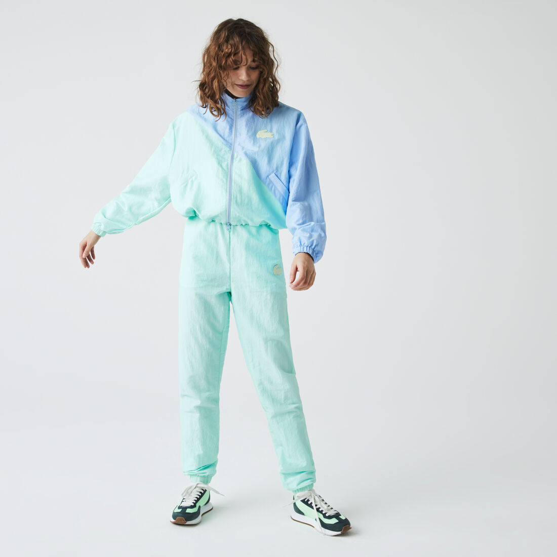 بنطال رياضي متعرج الملمس مجموعة Lacoste LIVE للنساء بنطال رياضي متعرج الملمس مجموعة Lacoste LIVE للنساء