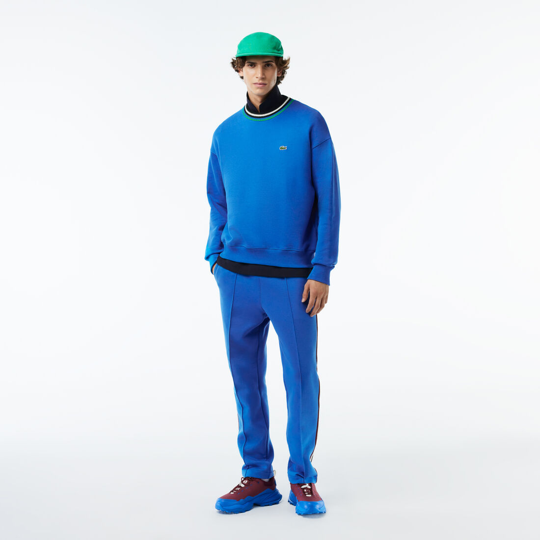 سويت شيرت صوف وقطن بقصّة كلاسيكية سويت شيرت صوف وقطن بقصّة كلاسيكية