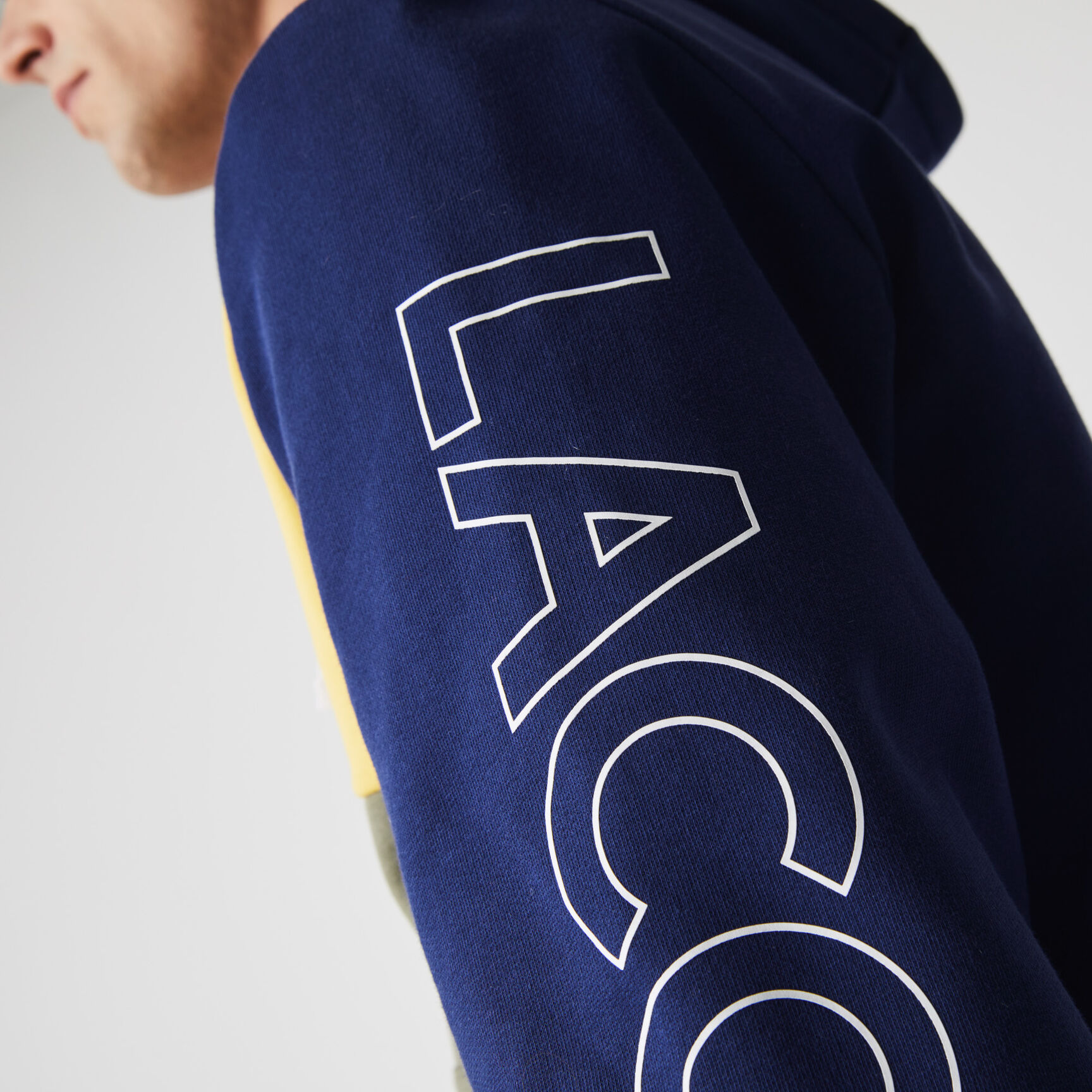 Men&rsquo;s Hooded Colorblock Fleece Zip Sweatshirt