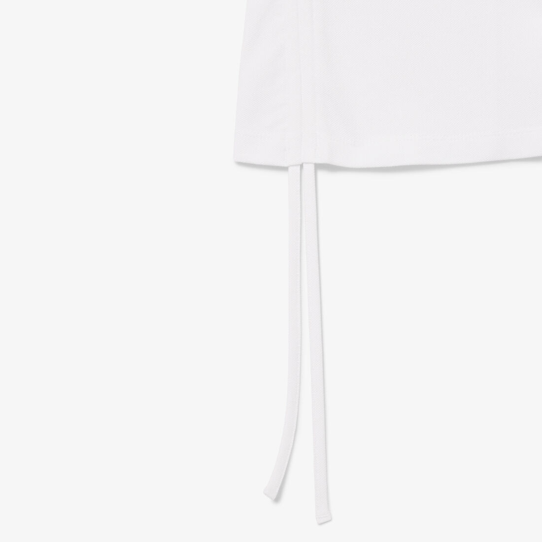 قميص بولو بيكيه بقصة ضيقة وقابل للتعديل قميص بولو بيكيه بقصة ضيقة وقابل للتعديل