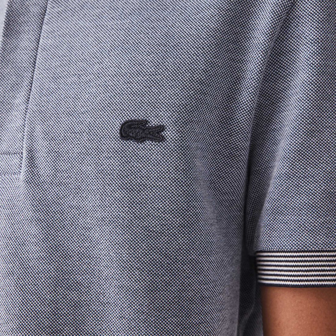 تيشيرت بولو لاكوست قطن بقصة عادية وحواف مخططة للرجال تيشيرت بولو لاكوست قطن بقصة عادية وحواف مخططة للرجال