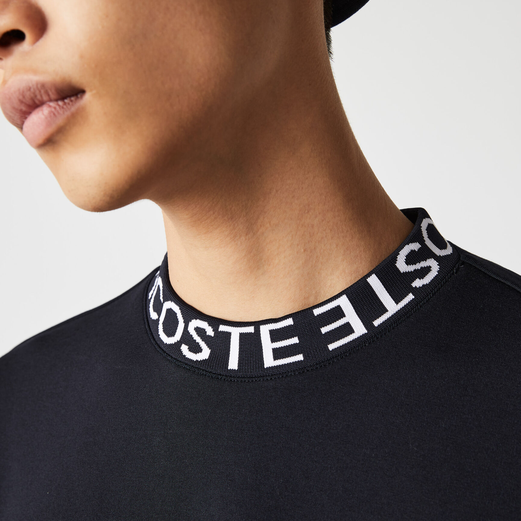 سويت شيرت رجالي Lacoste من مزيج القطن برقبة مستديرة