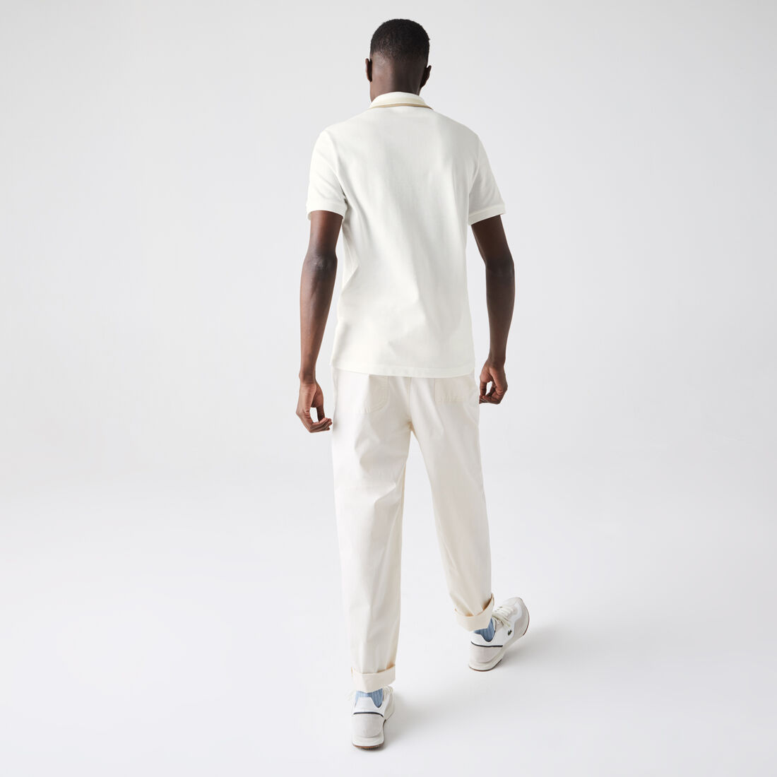 قميص بولو من بيكيه القطن للرجال بياقة مقلمة وقصة ضيقة قميص بولو من بيكيه القطن للرجال بياقة مقلمة وقصة ضيقة