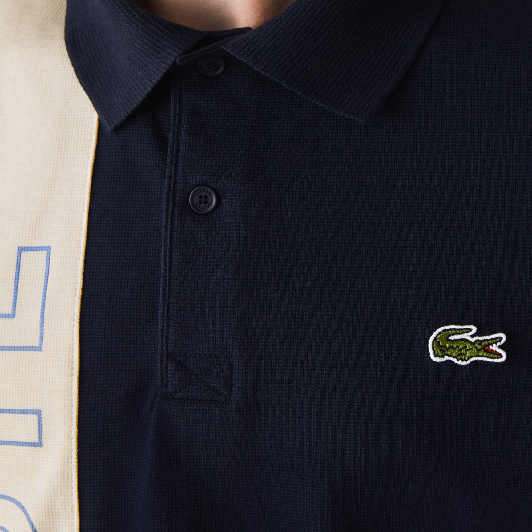 Men’s Lacoste Regular Fit Colourblock Ultra-Lightweight Knit Polo Shirt Men’s Lacoste Regular Fit Colourblock Ultra-Lightweight Knit Polo Shirt