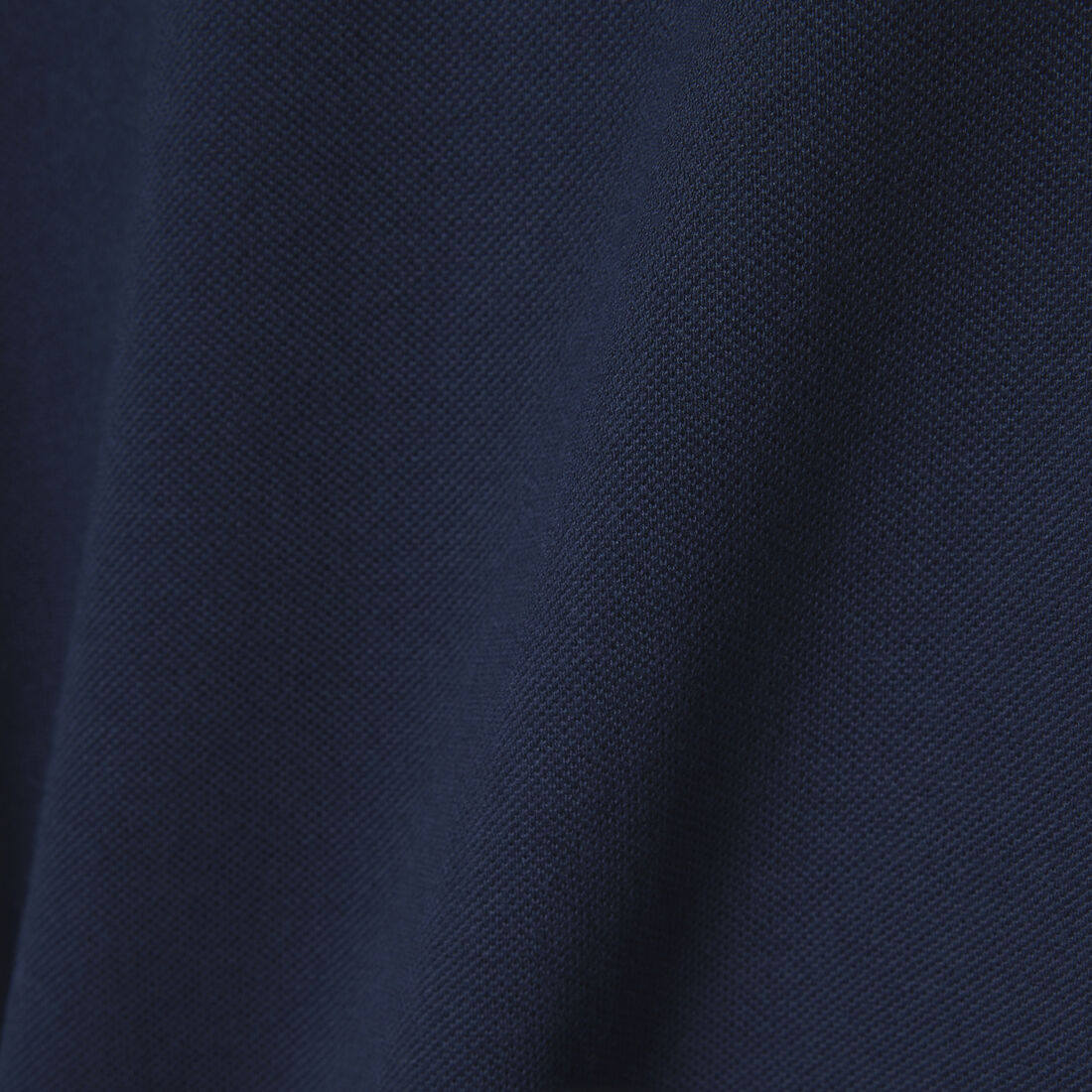 قميص بولو بقصّة عادية وتفاصيل بارزة L.12.12 قميص بولو بقصّة عادية وتفاصيل بارزة L.12.12