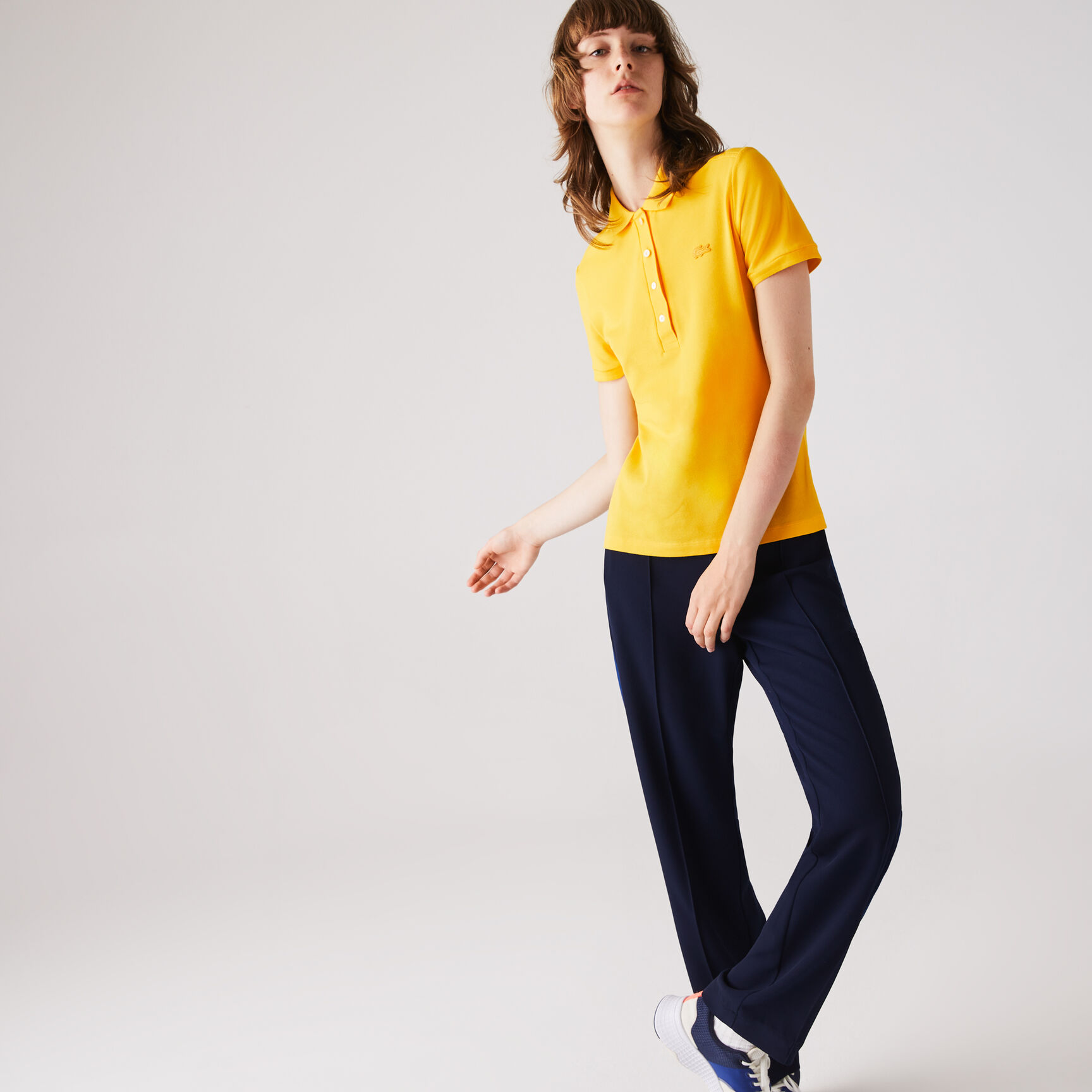 تيشيرت بولو L.12.D بقصة ضيقة من قماش بيتي بيكيه المطاطي