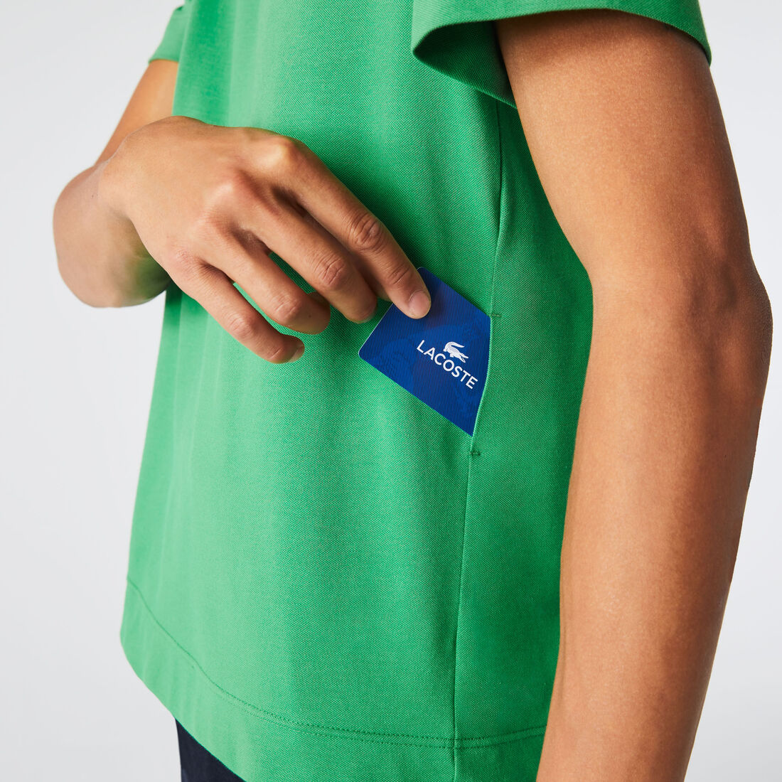 بولو بيكيه الخفيف المسامي للرجال من Lacoste بولو بيكيه الخفيف المسامي للرجال من Lacoste