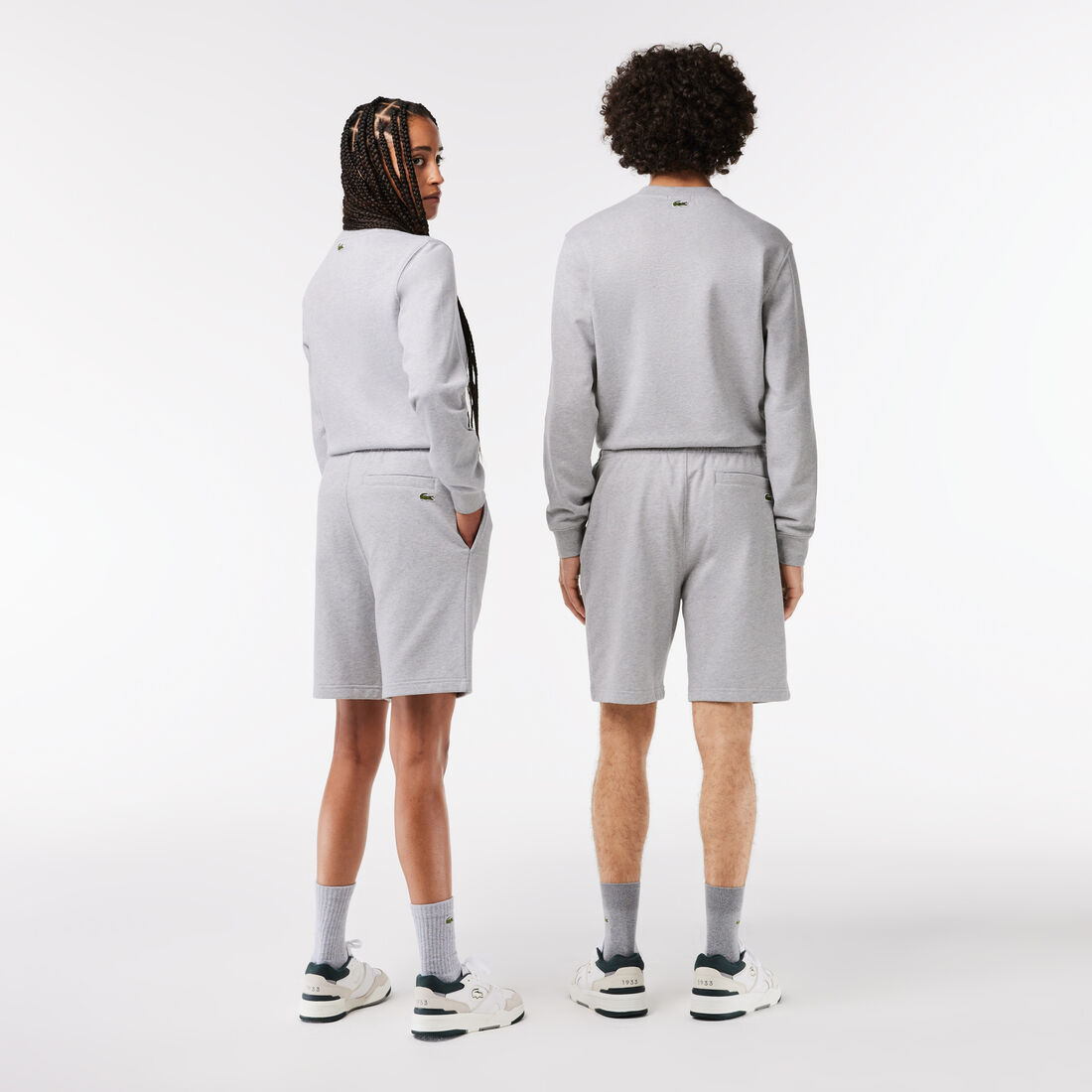 شورت صوف ناعم مقسم بألوان وبقصّة عادية شورت صوف ناعم مقسم بألوان وبقصّة عادية