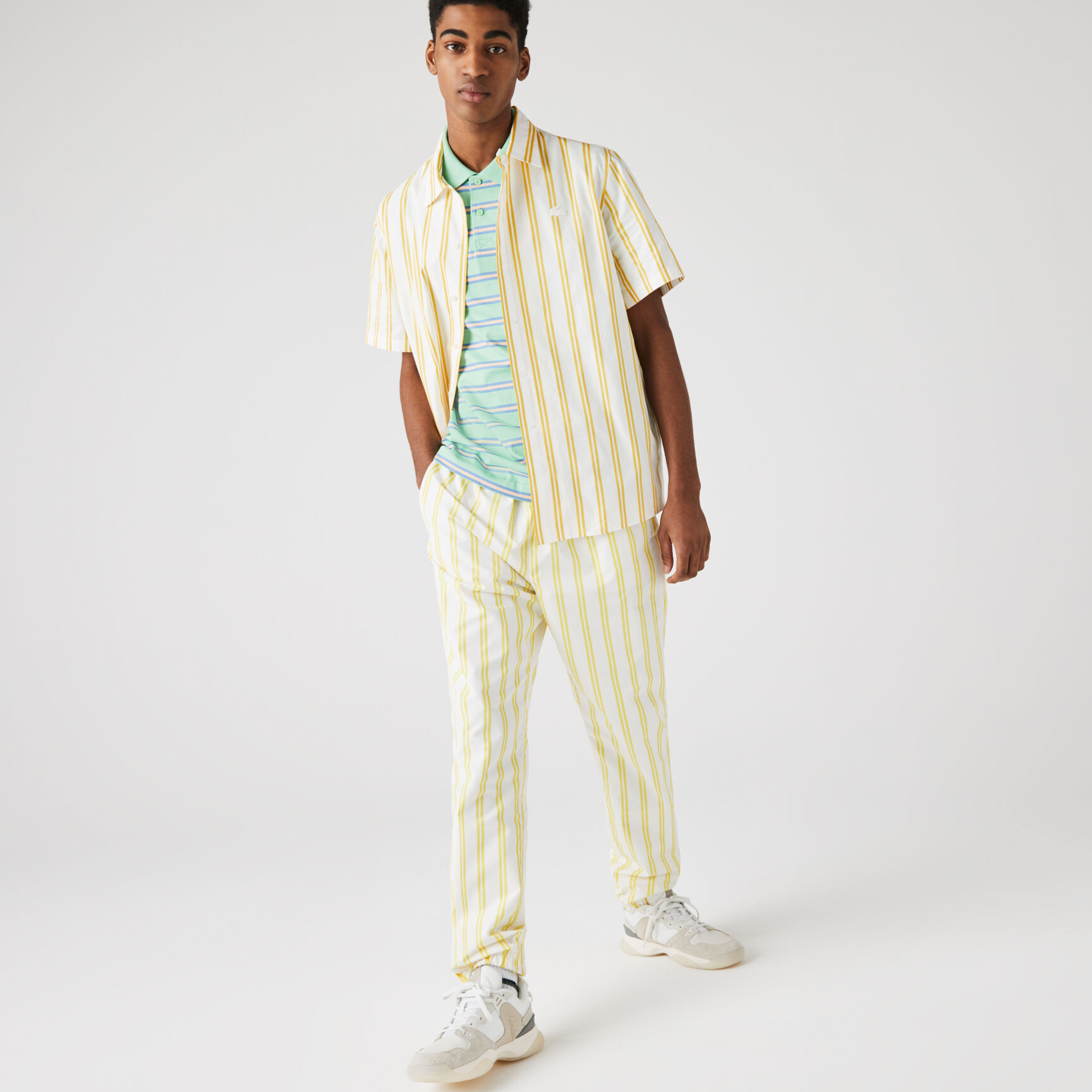 قميص ساتان مقلم مجموعة Lacoste LIVE للجنسين قميص ساتان مقلم مجموعة Lacoste LIVE للجنسين