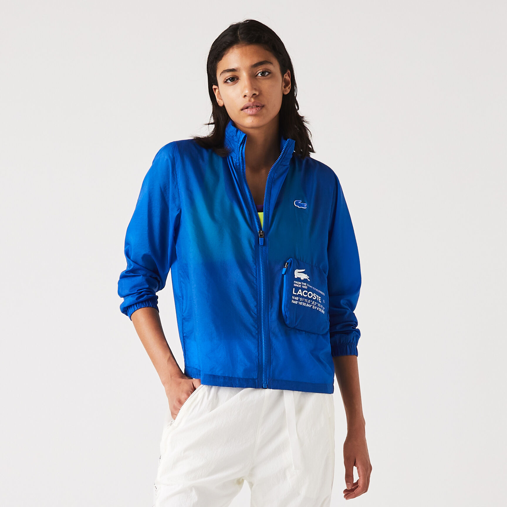 جاكيت مقاوم للمياه وقابل للطي للنساء من مجموعة Lacoste SPORT جاكيت مقاوم للمياه وقابل للطي للنساء من مجموعة Lacoste SPORT