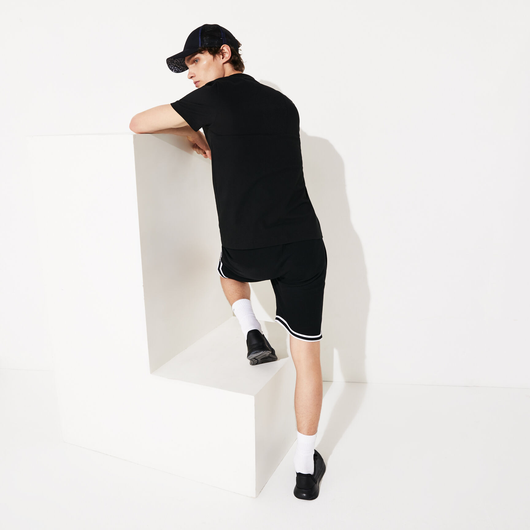 قميص بولو للرجال من مجموعة Lacoste SPORT من القطن فائق الخفة