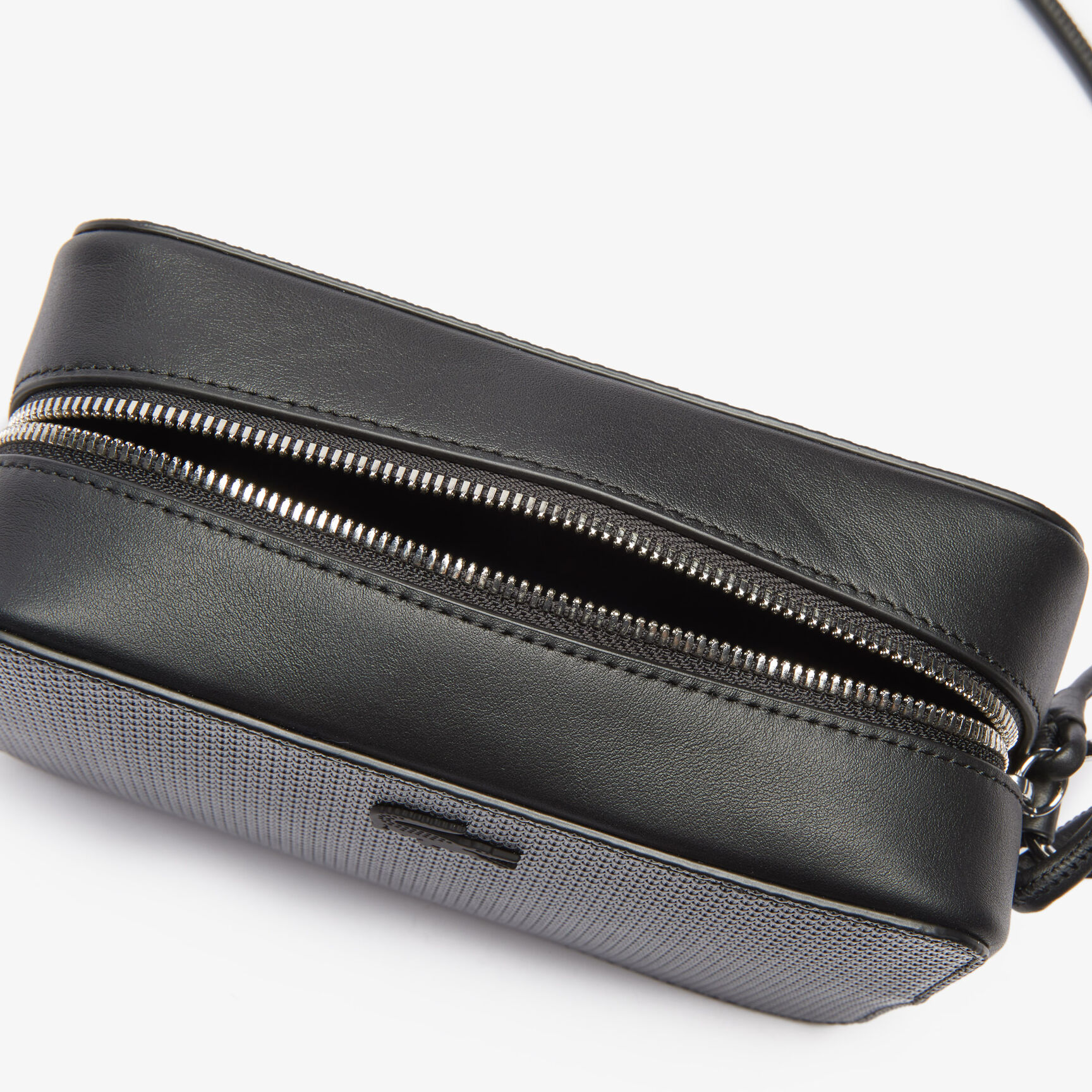 حقيبة كتف من جلد البيكيه غير اللامع مجموعة Chantaco للنساء