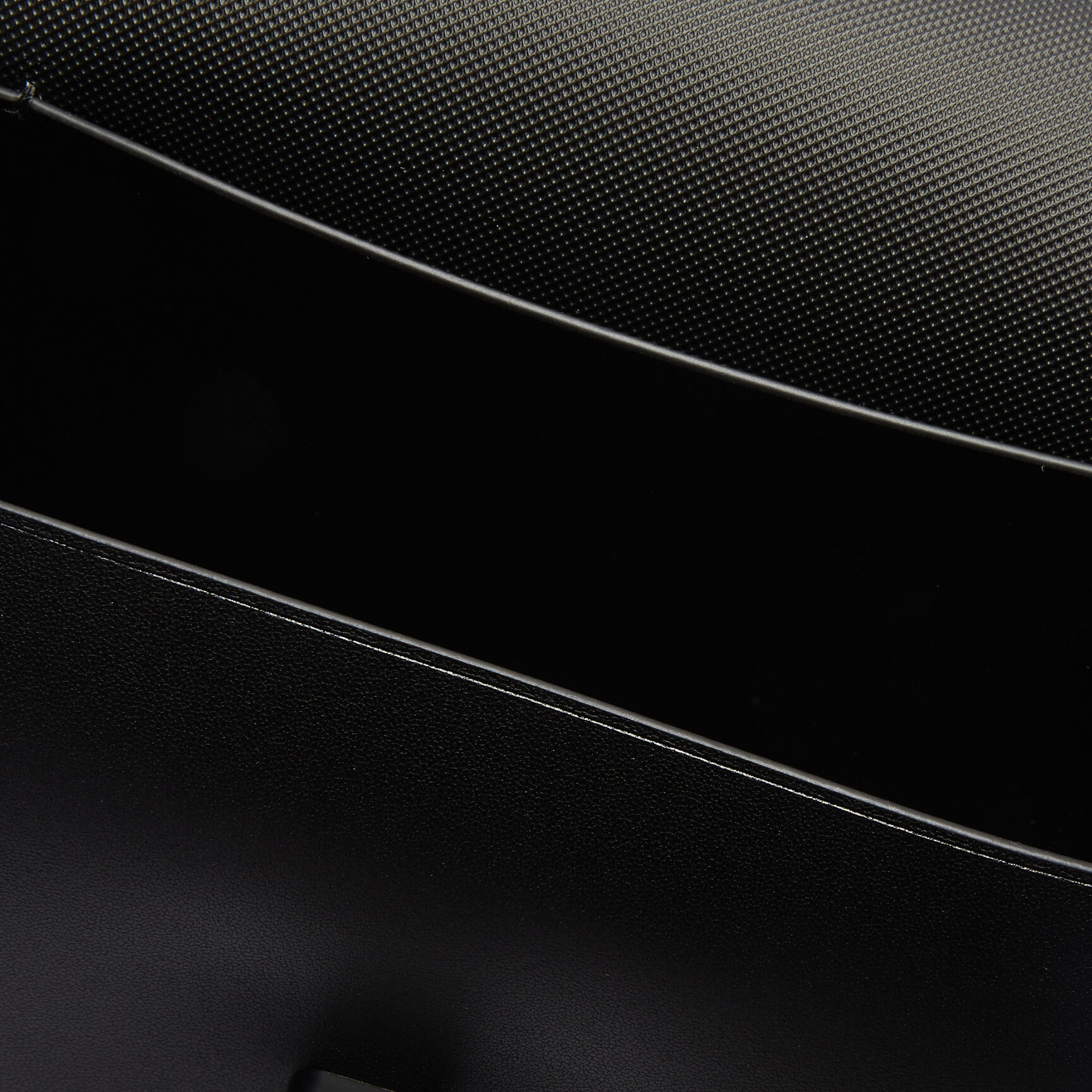 حقيبة كتف جلد مع إبزيم التمساح مجموعة Croco Turn للنساء حقيبة كتف جلد مع إبزيم التمساح مجموعة Croco Turn للنساء