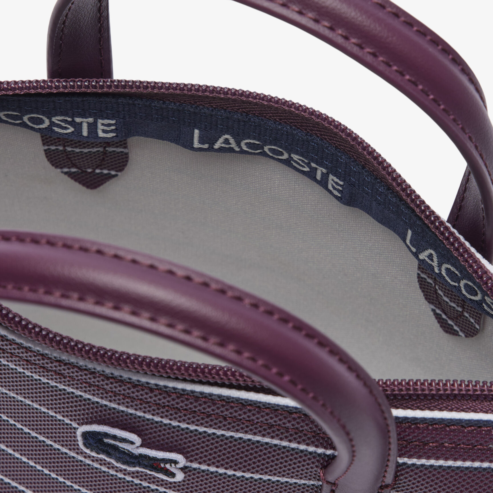 حقيبة يد صغيرة مخططة من مجموعة L.12.12 كونسبت حقيبة يد صغيرة مخططة من مجموعة L.12.12 كونسبت