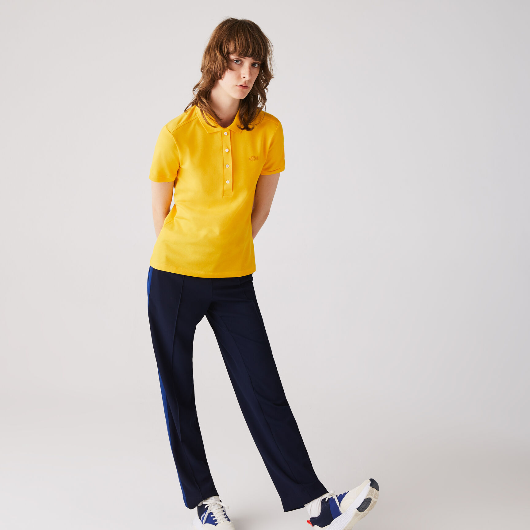 تيشيرت بولو L.12.D بقصة ضيقة من قماش بيتي بيكيه المطاطي