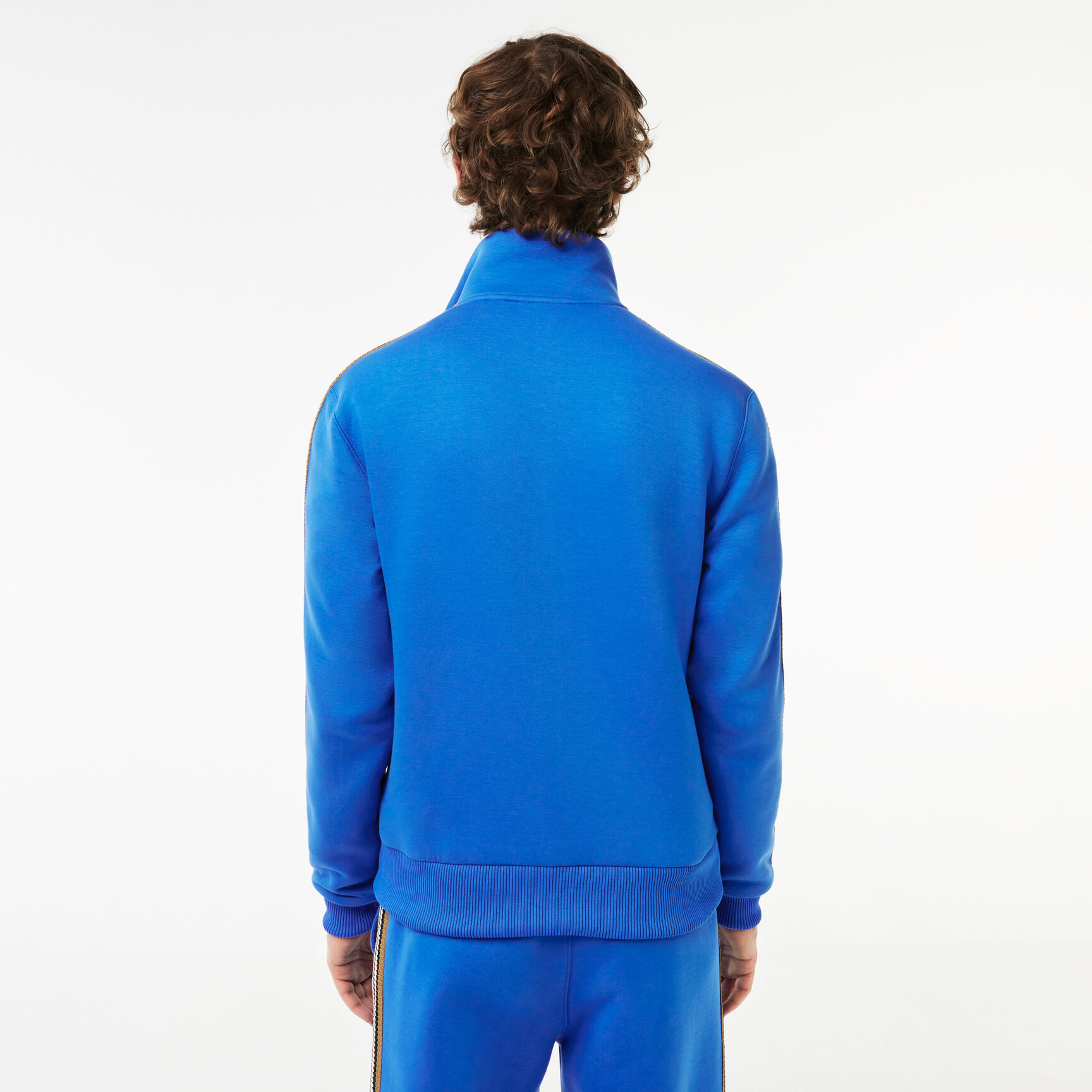 سويت شيرت رياضي بطبعة مميزة لكلمة Lacoste