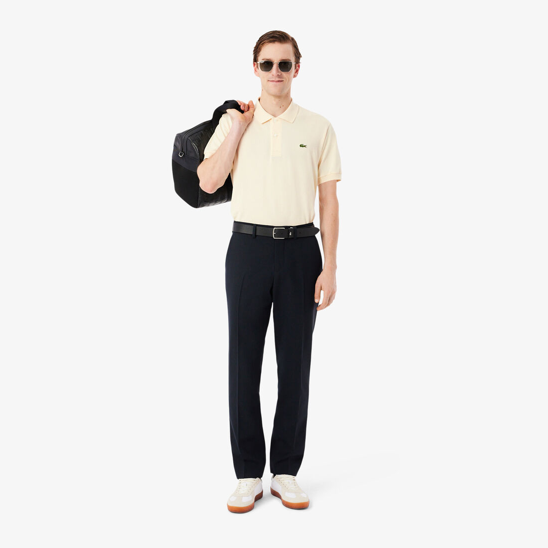 قميص بولو بيكيه خفيف بقصة كلاسيكية L.12.12 قميص بولو بيكيه خفيف بقصة كلاسيكية L.12.12